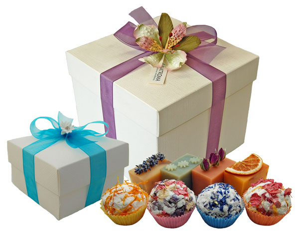 create-your-own-gift-hamper-natroma-gift-wrapping-service-natroma